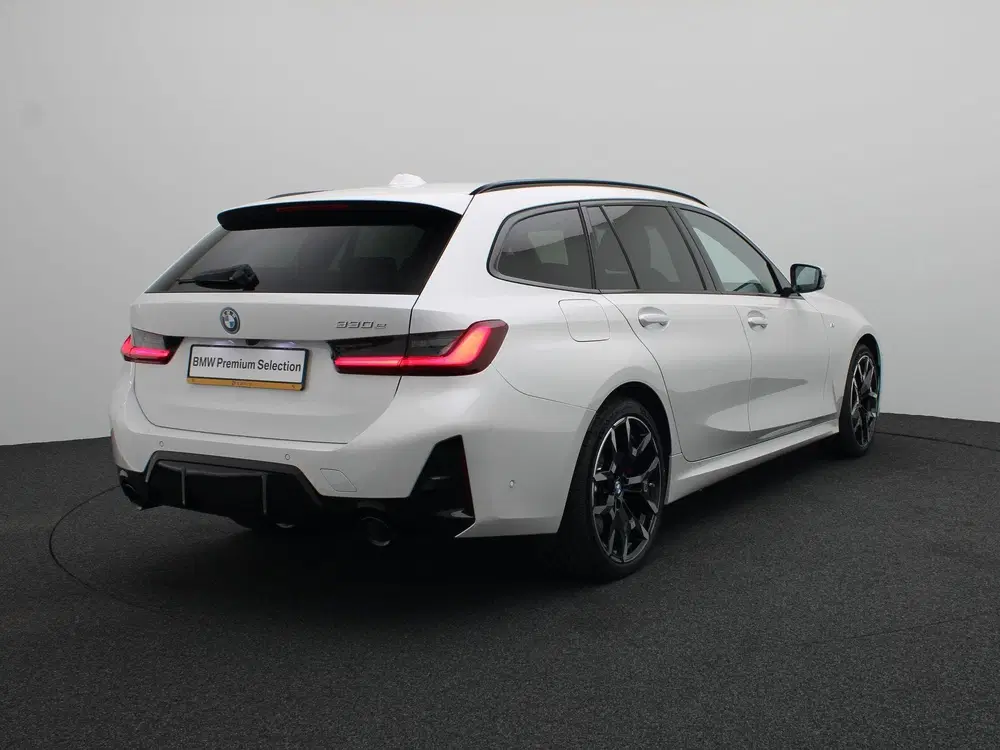 BMW 3-serie Touring 330e M Sport Edition uit 2026, foto 2