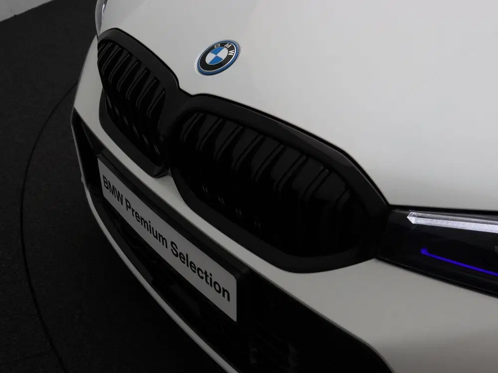 BMW 3-serie Touring 330e M Sport Edition uit 2026, foto 6