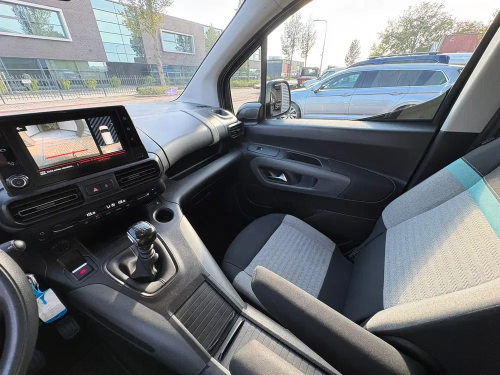 Citroën Berlingo Citroen Berlingo 1.2 PureTech Shine TREKHA uit 2019, foto 12