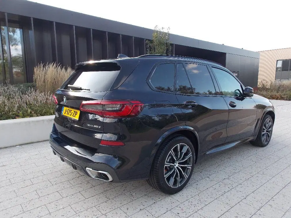 BMW X5 Xdrive 3.0d 265 pk High Executive M-Perf. uit 2019, foto 2