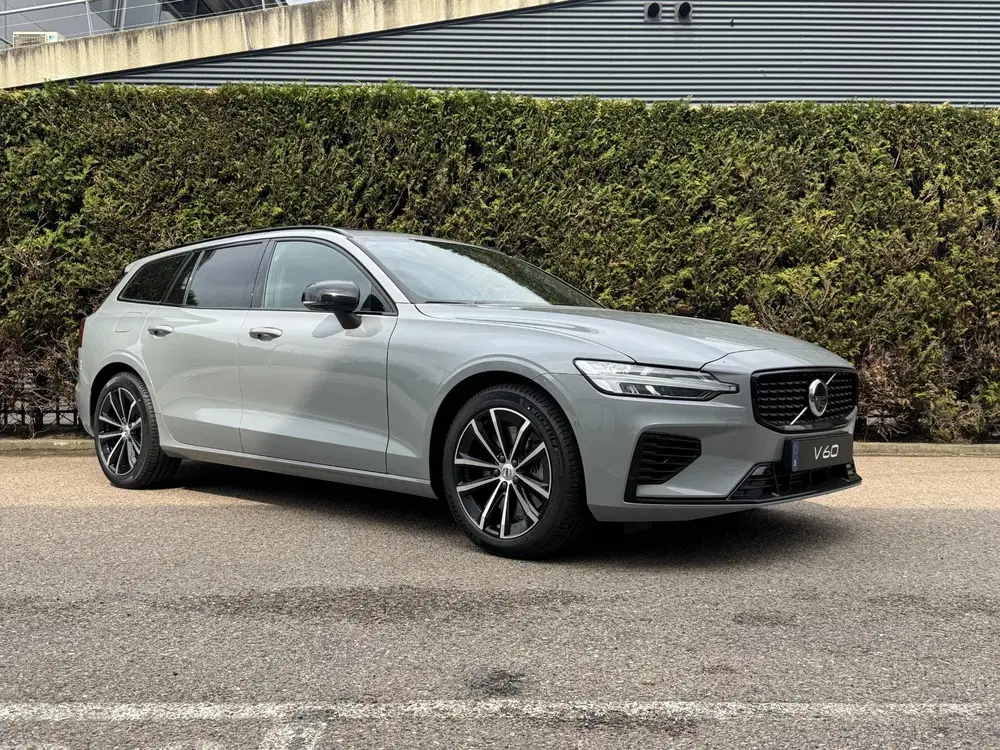 Volvo V60 T8 Plug-in hybrid AWD Plus Dark uit 2026, foto 10