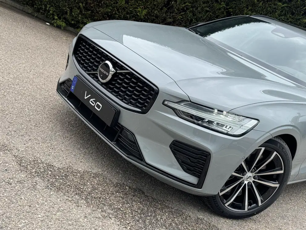 Volvo V60 T8 Plug-in hybrid AWD Plus Dark uit 2026, foto 11