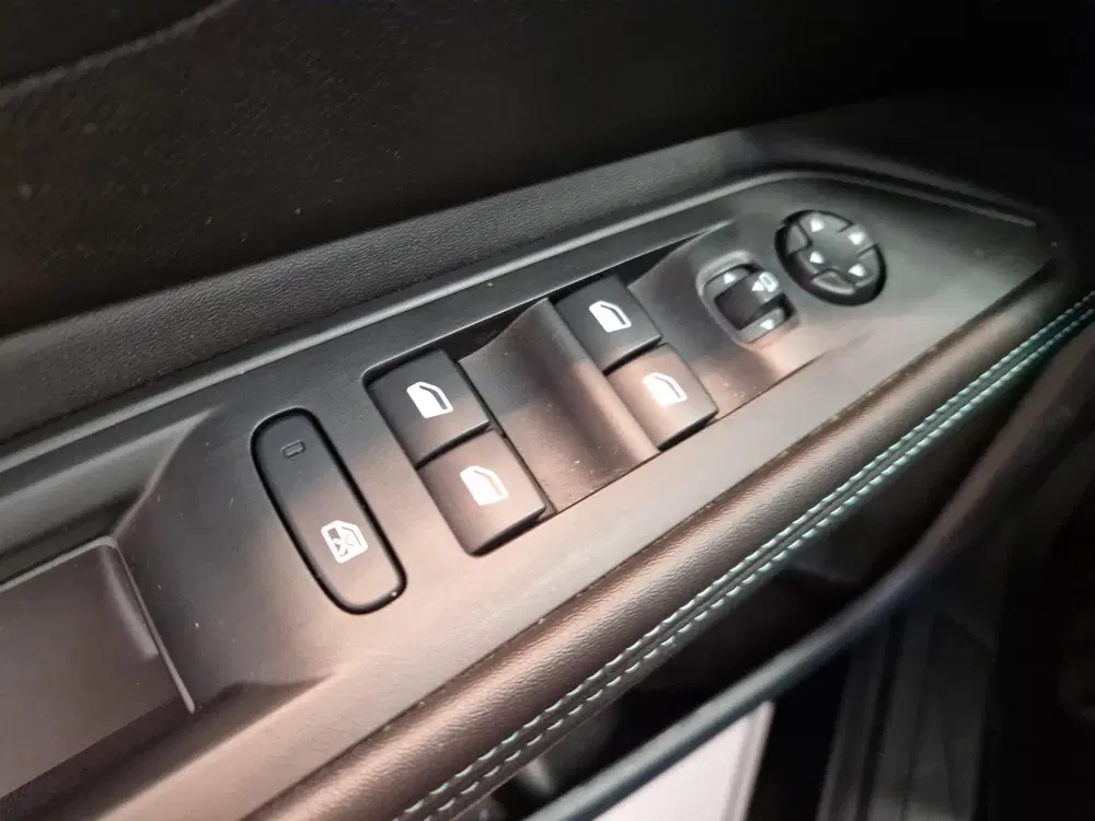 Peugeot 3008 1.6 Plug-in-Hybrid 225pk Allure SOH 94 uit 2022, foto 14