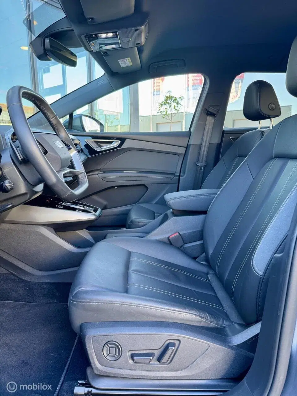 Audi Q4 e-tron 40 S edition 77 kWh Platinum Pack uit 2022, foto 12