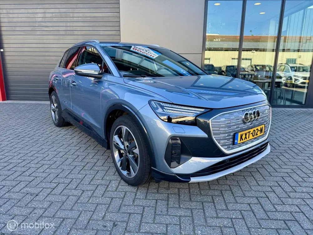 Audi Q4 e-tron 40 S edition 77 kWh Platinum Pack uit 2022, foto 2