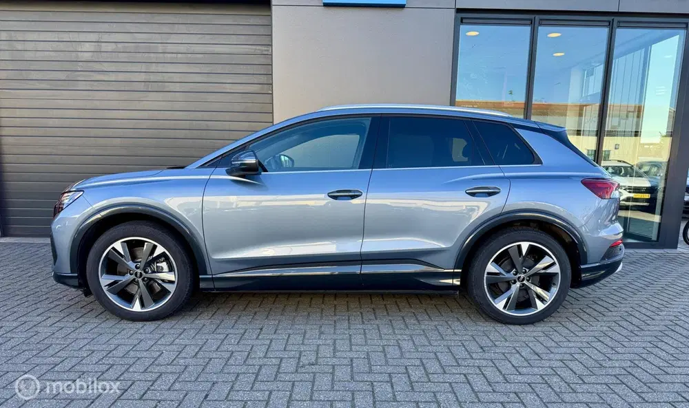 Audi Q4 e-tron 40 S edition 77 kWh Platinum Pack uit 2022, foto 3