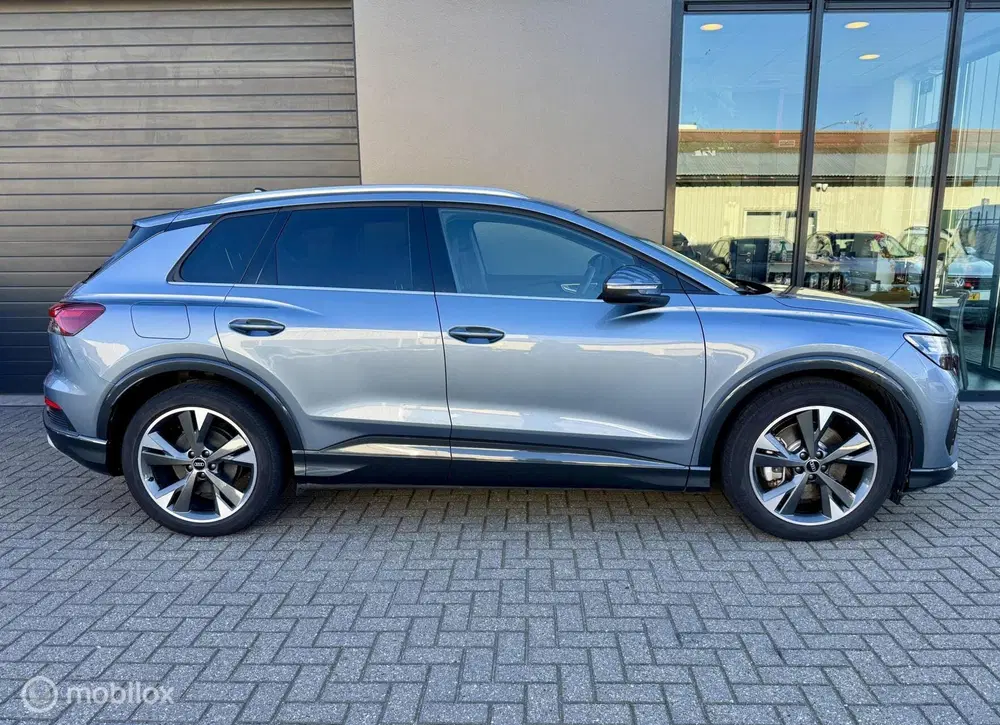 Audi Q4 e-tron 40 S edition 77 kWh Platinum Pack uit 2022, foto 4