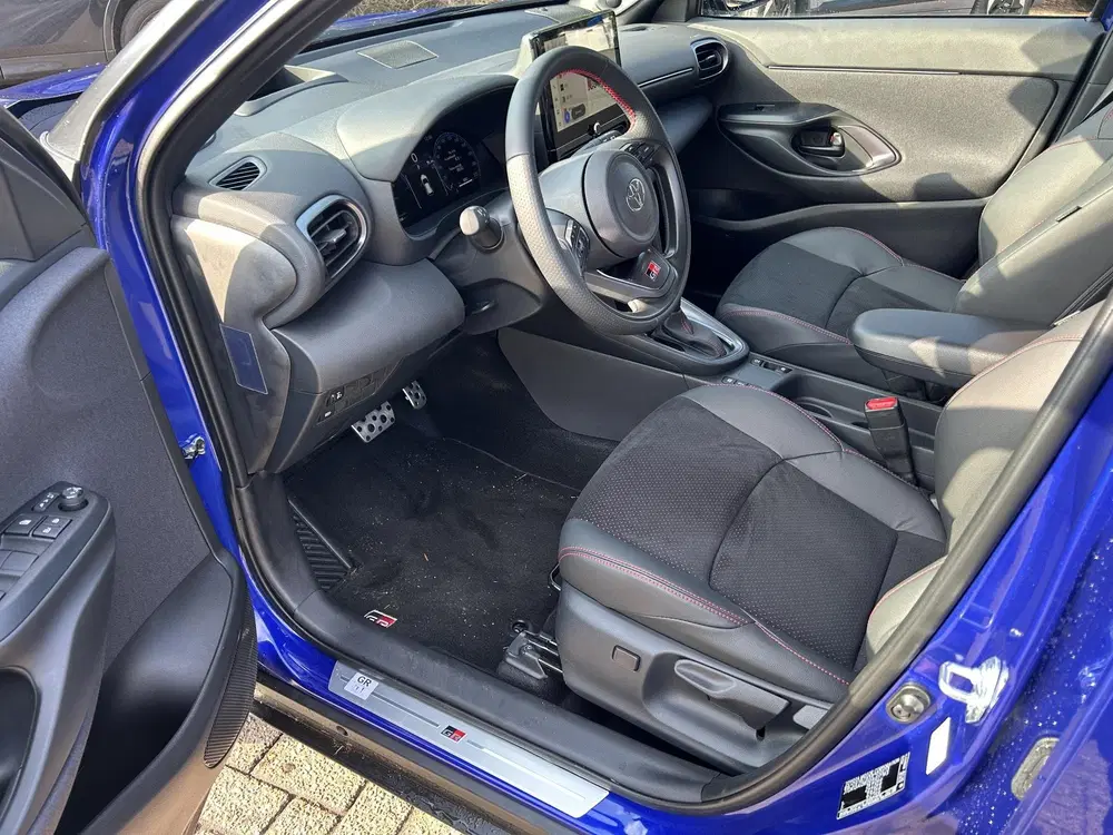 Toyota Yaris Cross 1.5 Hybrid 130 GR SPORT uit 2024, foto 7