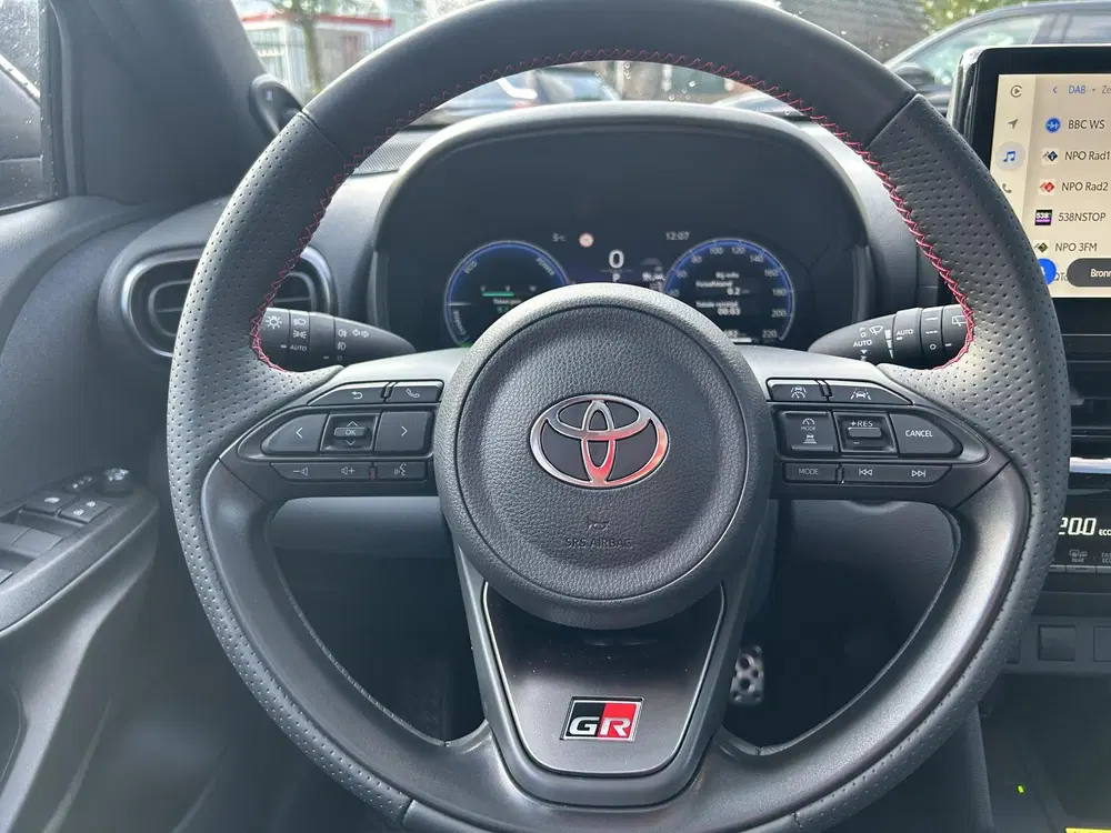 Toyota Yaris Cross 1.5 Hybrid 130 GR SPORT uit 2024, foto 9