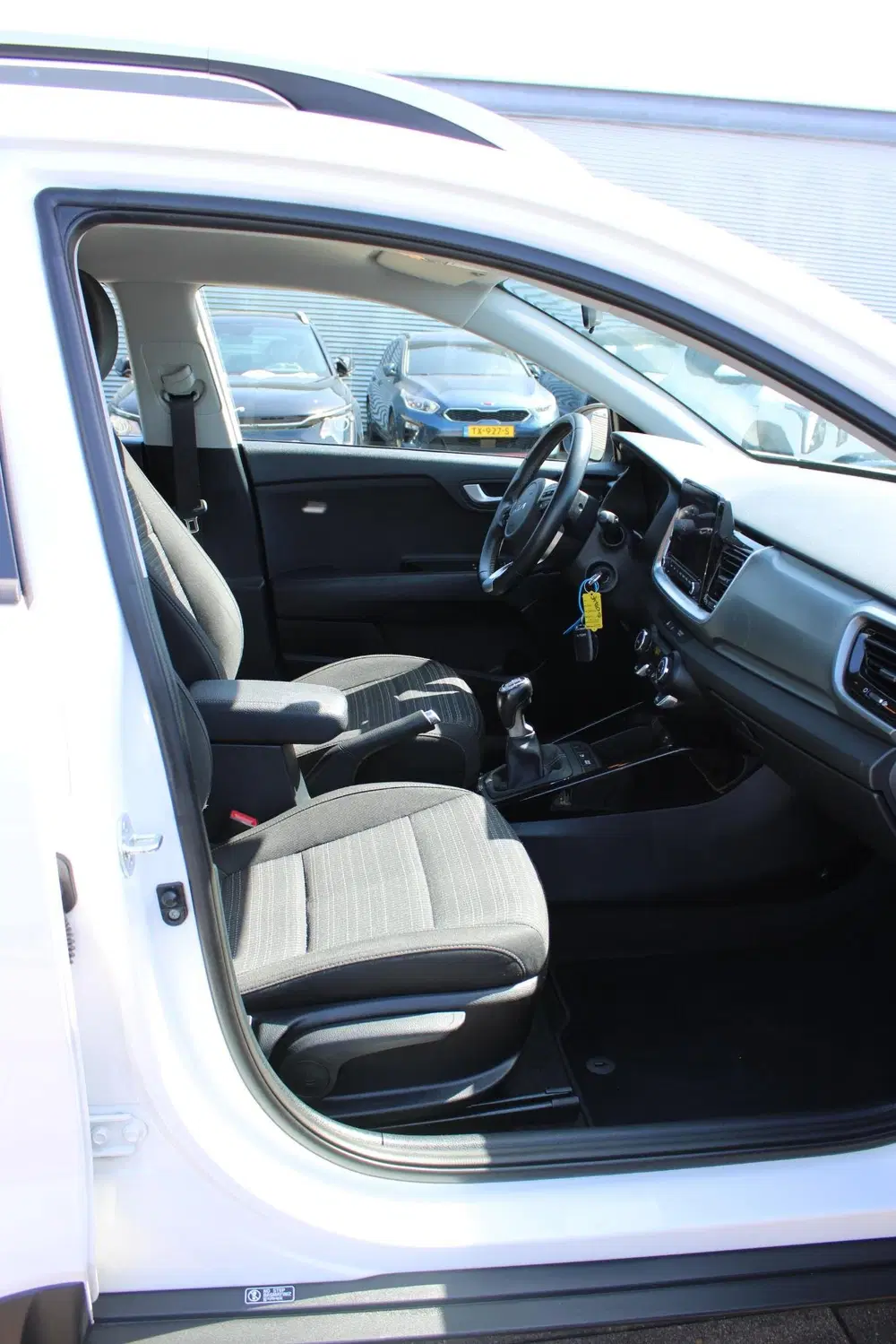 Kia Stonic 1.0 T-GDi MHEV DynamicLine Climate control uit 2023, foto 10