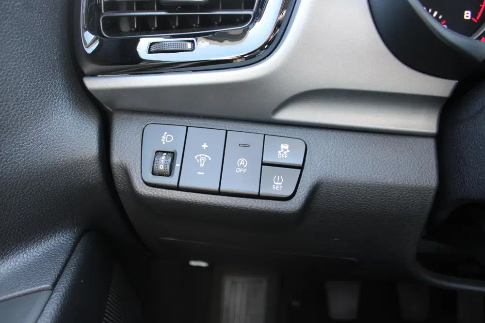 Kia Stonic 1.0 T-GDi MHEV DynamicLine Climate control uit 2023, foto 13
