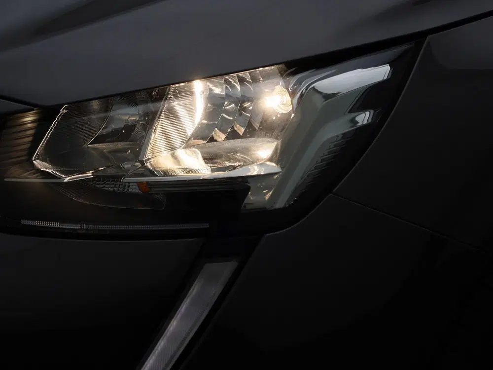 Peugeot 208 1.2 PureTech Active Pack uit 2023, foto 13