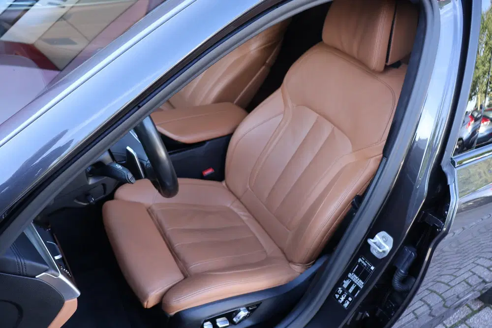 BMW 5-serie 5 Serie M550d xDrive High Executive uit 2019, foto 10