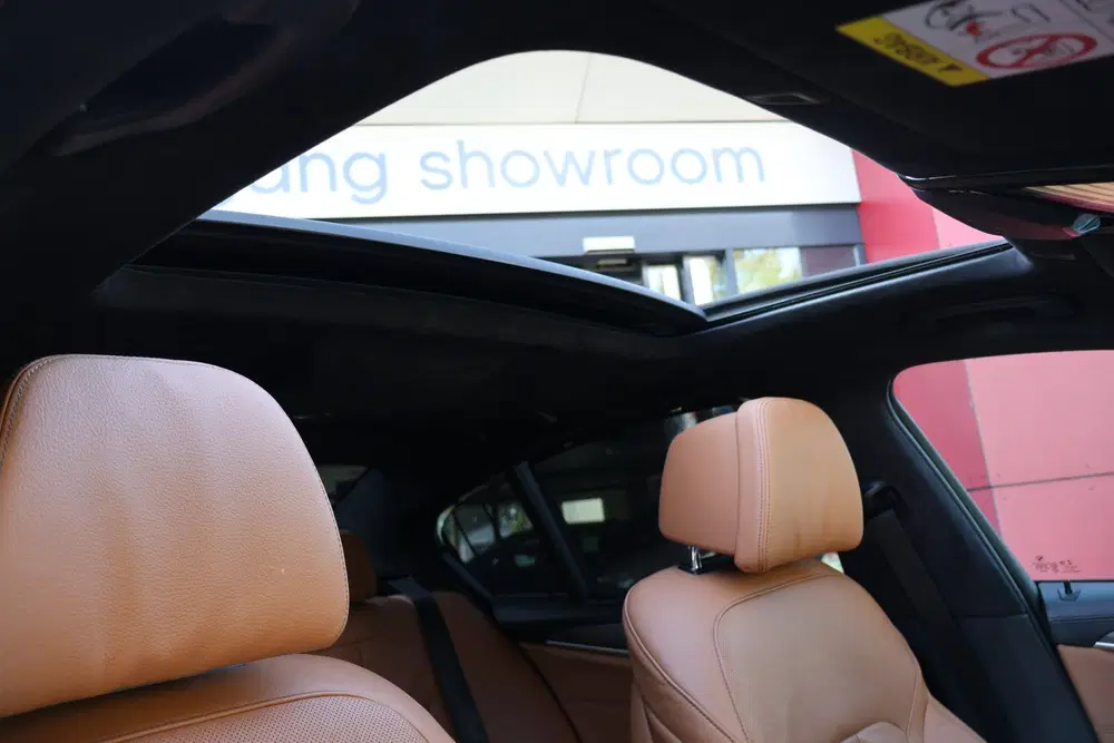 BMW 5-serie 5 Serie M550d xDrive High Executive uit 2019, foto 6