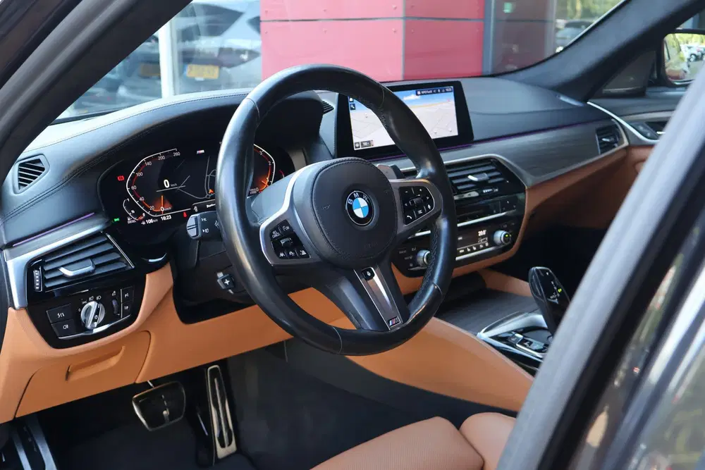 BMW 5-serie 5 Serie M550d xDrive High Executive uit 2019, foto 7