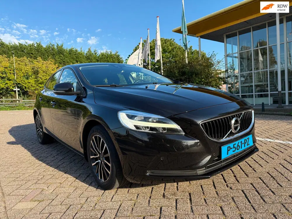 Volvo V40 2.0 D2 Kinetic_Klaar voor de Taxi_NETTE AU uit 2019