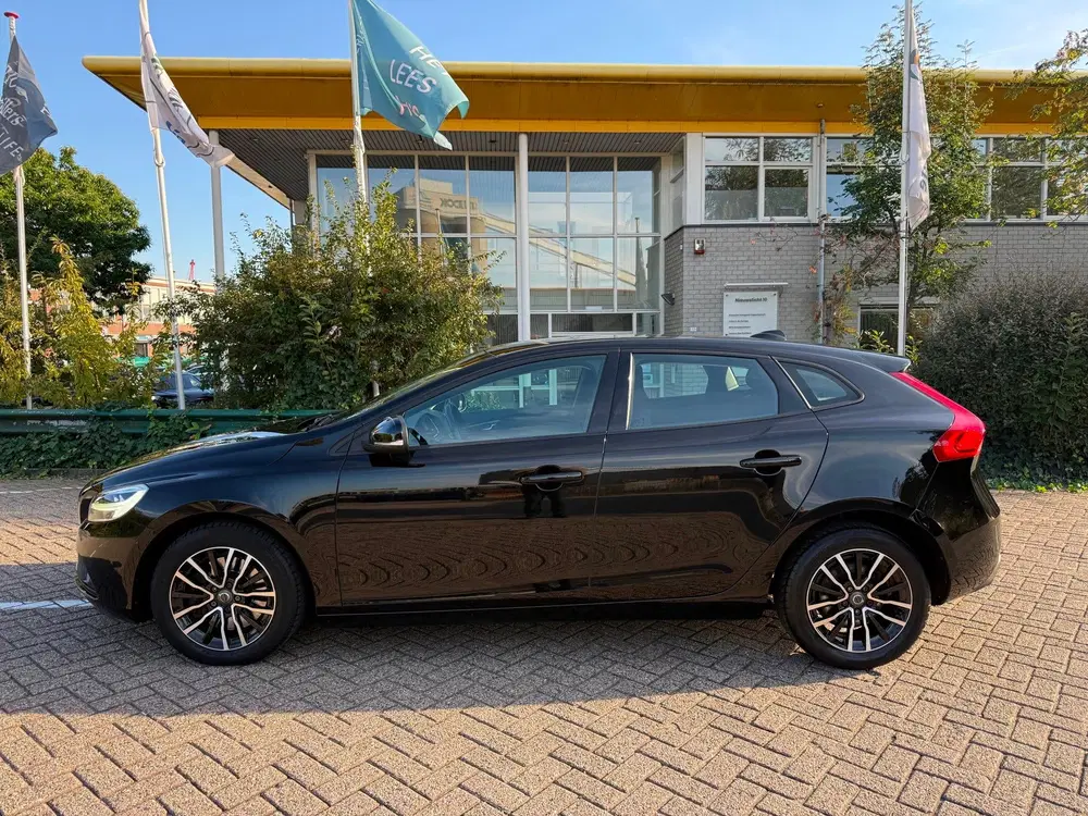 Volvo V40 2.0 D2 Kinetic_Klaar voor de Taxi_NETTE AU uit 2019, foto 11