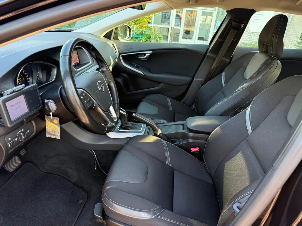 Volvo V40 2.0 D2 Kinetic_Klaar voor de Taxi_NETTE AU uit 2019, foto 12