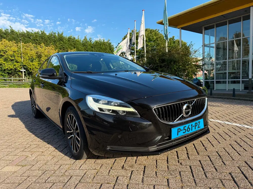 Volvo V40 2.0 D2 Kinetic_Klaar voor de Taxi_NETTE AU uit 2019, foto 4