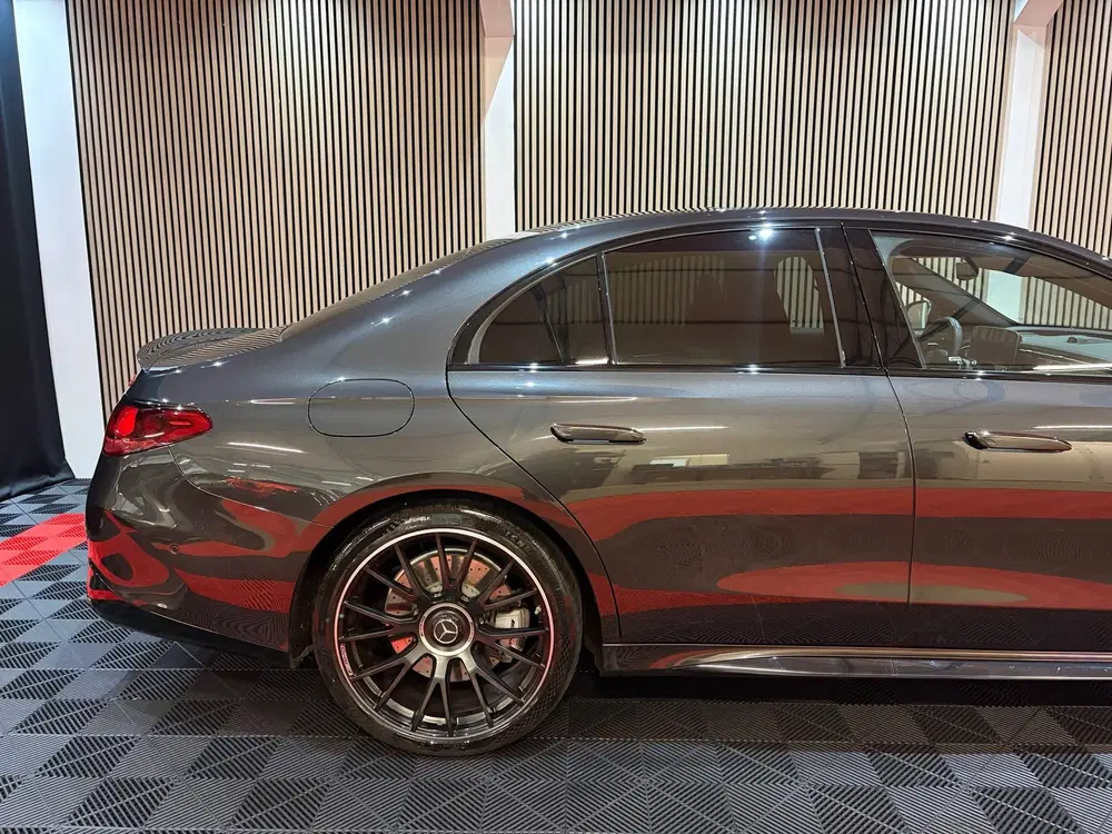 Mercedes-Benz E-Klasse AMG 53 4MATIC+ Night Edition Head-up uit 2025, foto 4