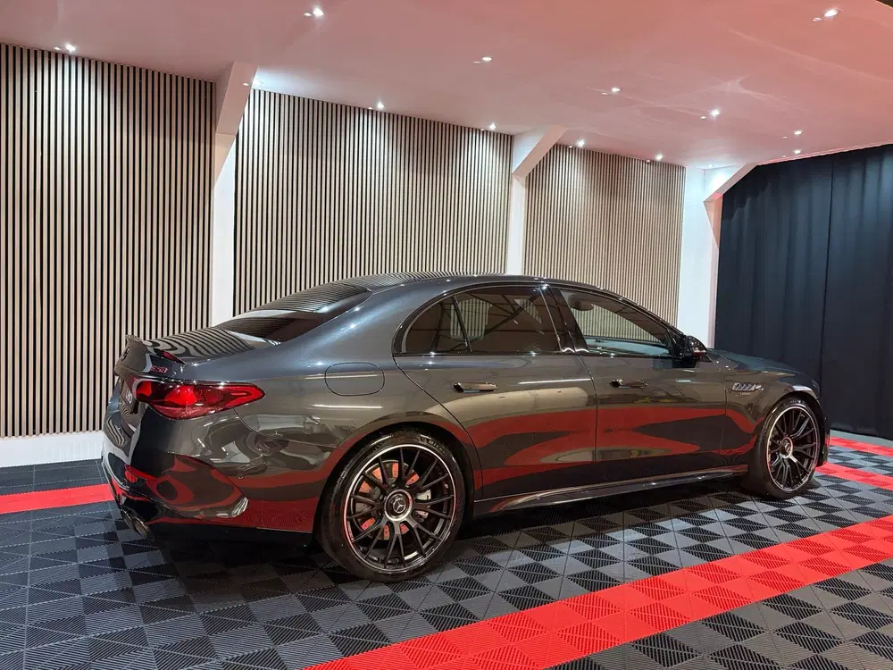 Mercedes-Benz E-Klasse AMG 53 4MATIC+ Night Edition Head-up uit 2025, foto 6