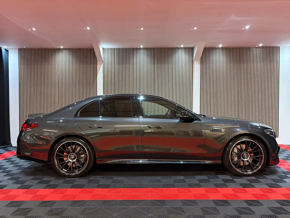 Mercedes-Benz E-Klasse AMG 53 4MATIC+ Night Edition Head-up uit 2025, foto 7
