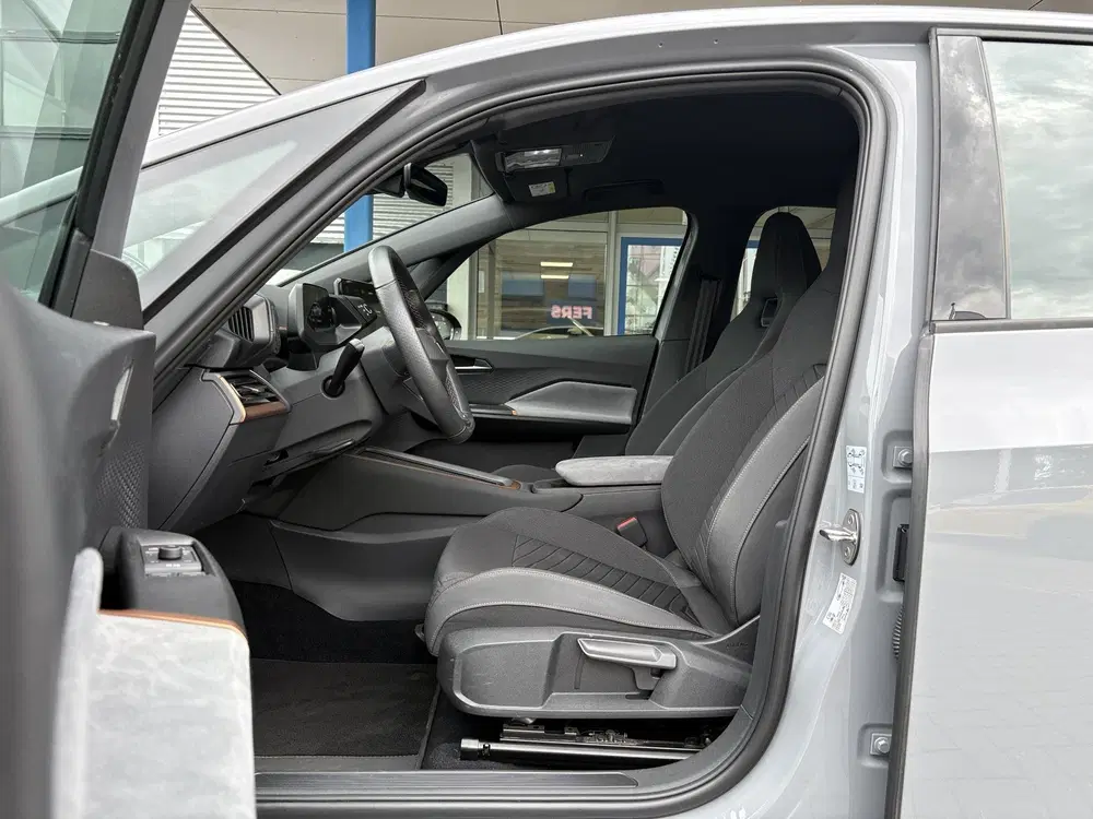 Cupra Born Essential 62 kWh uit 2024, foto 13