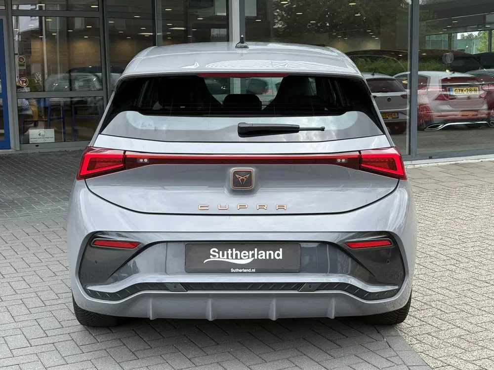 Cupra Born Essential 62 kWh uit 2024, foto 8