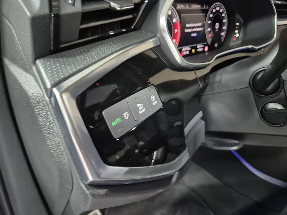 Audi Q3 40 TFSI quattro S Edition uit 2024, foto 11