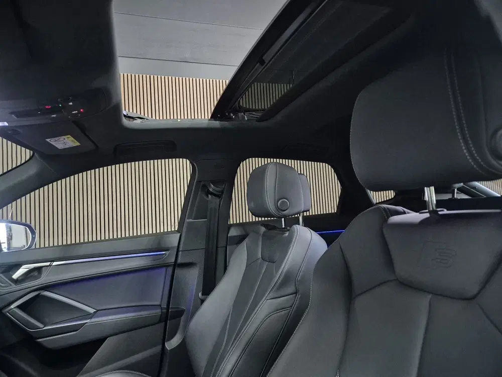 Audi Q3 40 TFSI quattro S Edition uit 2024, foto 14