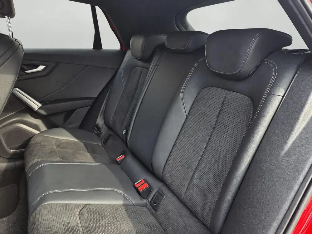 Audi Q2 35 TFSI S Edition 2x S-line uit 2020, foto 14