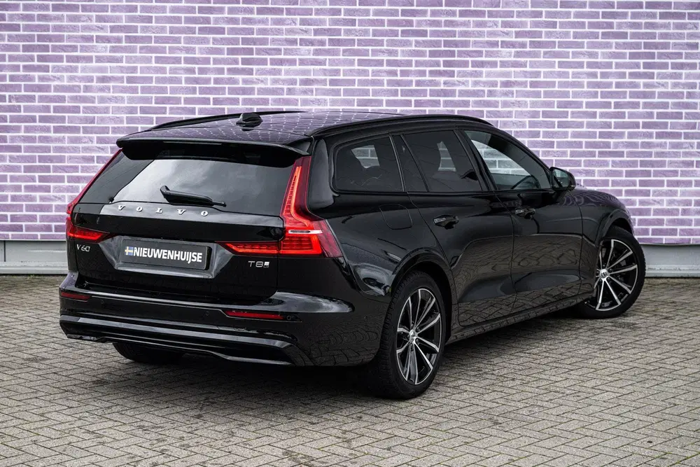 Volvo V60 2.0 T8 Plug-in Hybrid AWD Plus Dark uit 2026, foto 10