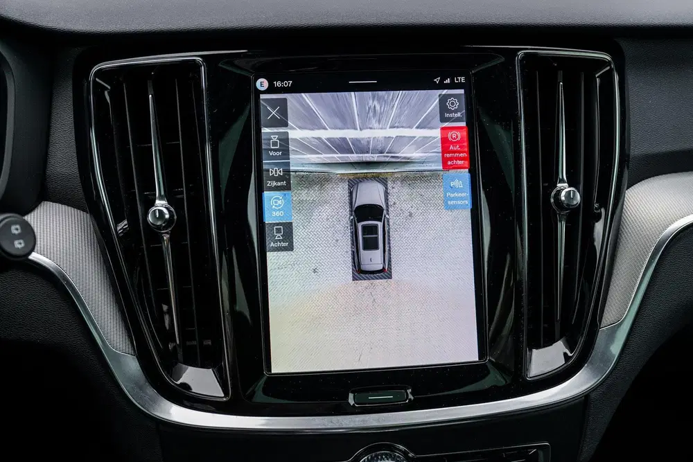 Volvo V60 2.0 T8 Plug-in Hybrid AWD Plus Dark uit 2026, foto 14