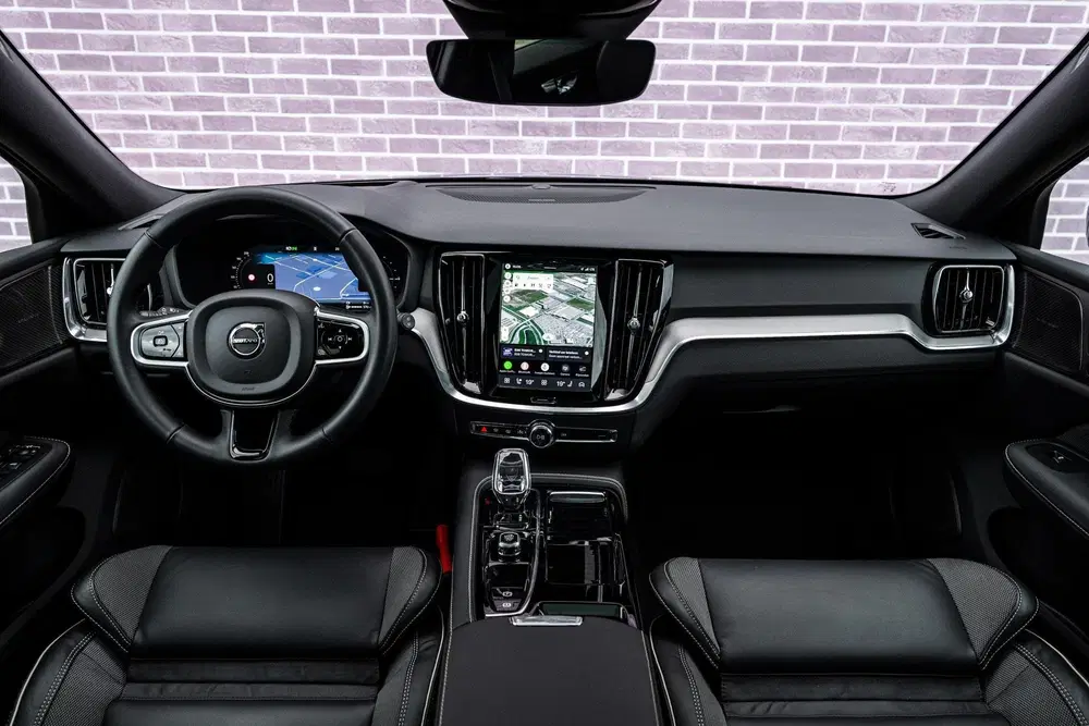 Volvo V60 2.0 T8 Plug-in Hybrid AWD Plus Dark uit 2026, foto 4