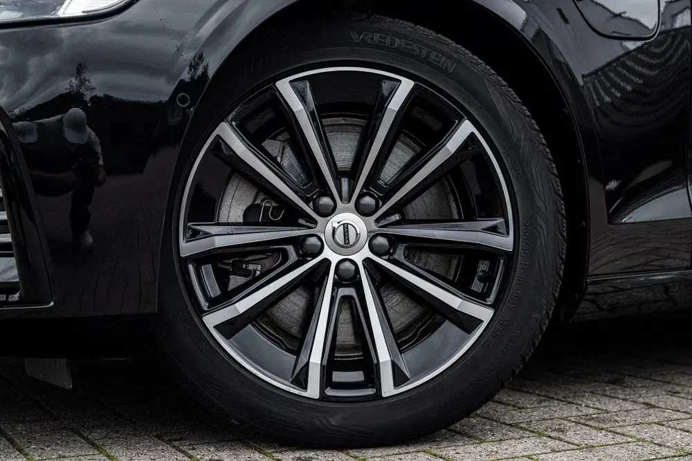 Volvo V60 2.0 T8 Plug-in Hybrid AWD Plus Dark uit 2026, foto 8