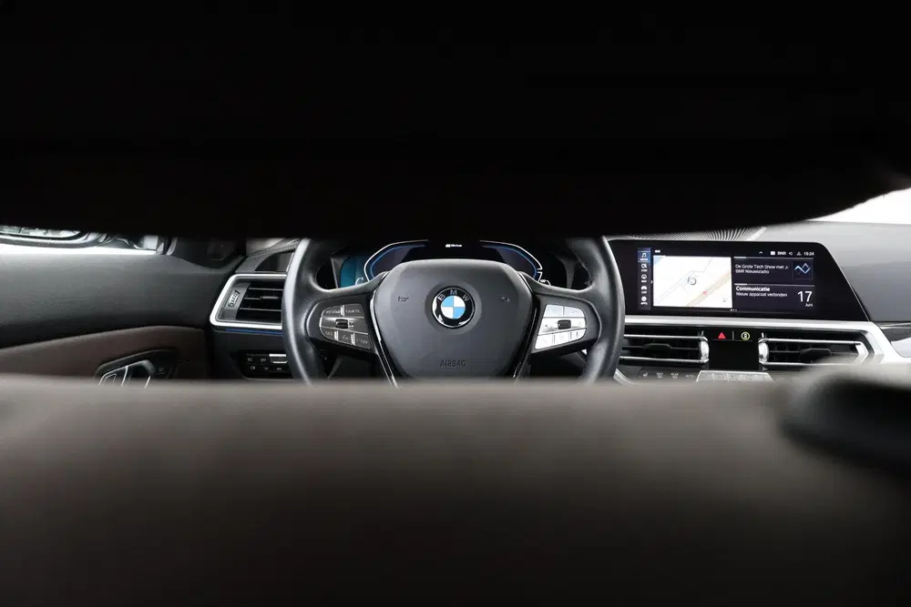 BMW 3-serie 330e eDrive Edition uit 2020, foto 14