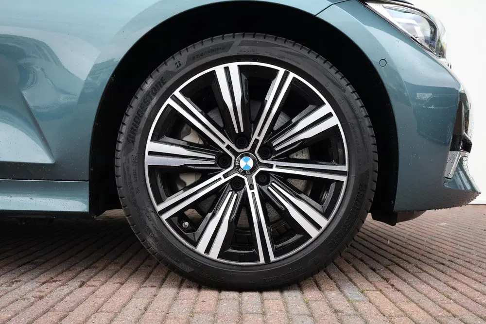BMW 3-serie 330e eDrive Edition uit 2020, foto 6