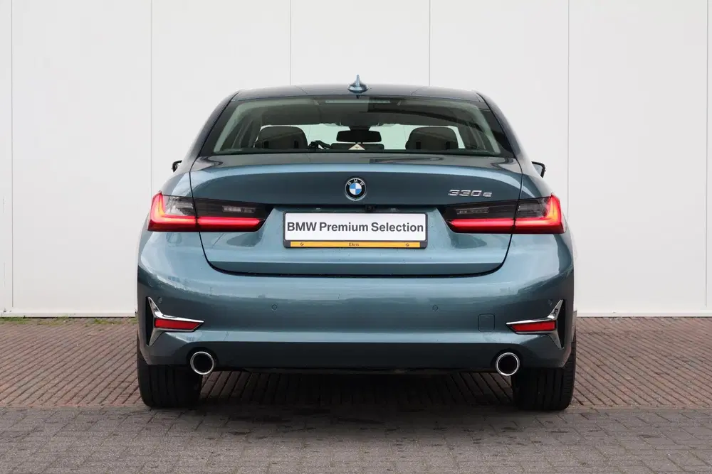BMW 3-serie 330e eDrive Edition uit 2020, foto 8
