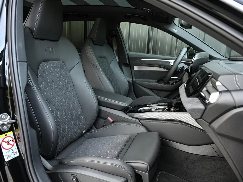 Audi A6 2.0 e-hybrid quattro S edition Competition uit 2026, foto 9