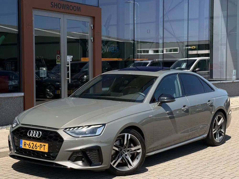 Audi A4 35 TFSI S Edition Competiton uit 2022, foto 3