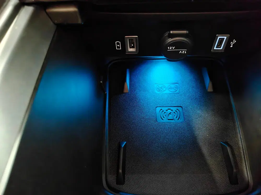 Jeep Avenger Summit 54 kWh uit 2023, foto 14