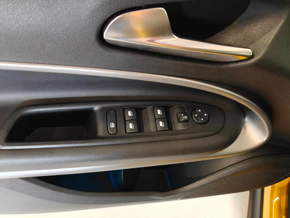 Jeep Avenger Summit 54 kWh uit 2023, foto 6
