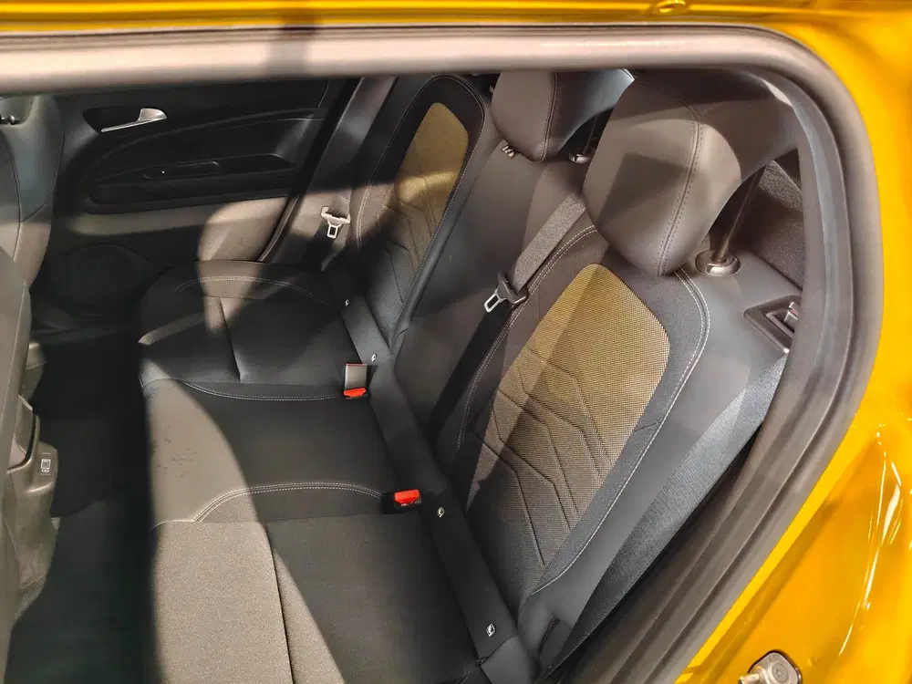 Jeep Avenger Summit 54 kWh uit 2023, foto 9