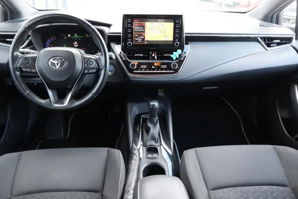 Toyota Corolla 1.8 Hybrid Executive Navigatie uit 2019, foto 2