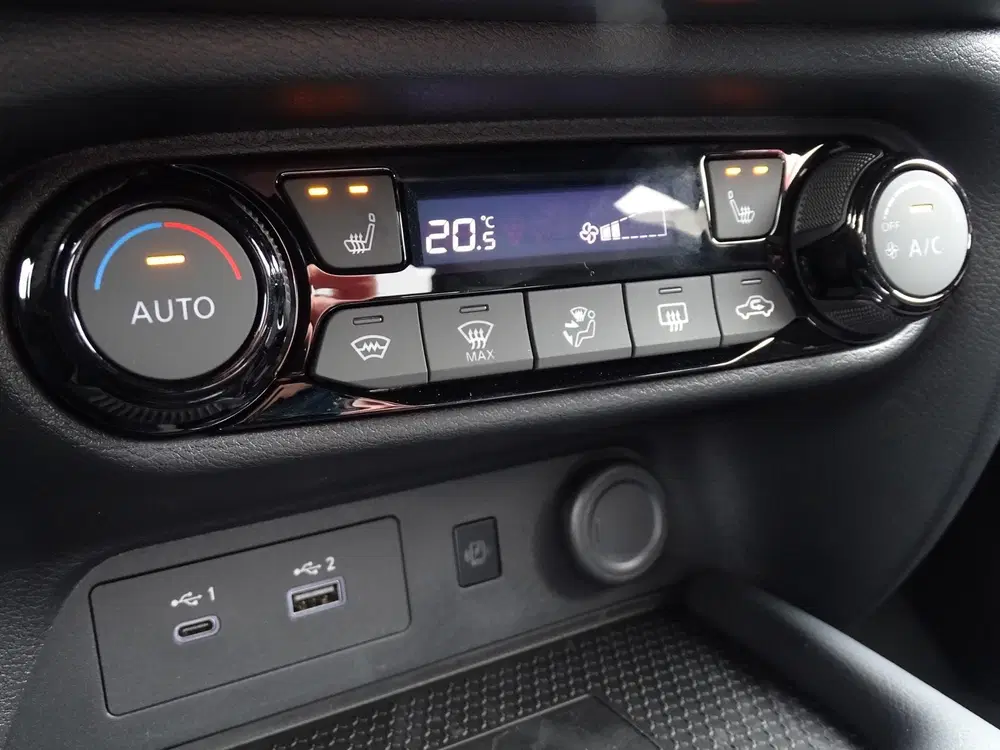 Nissan Juke 1.6 Hybrid N-Connecta uit 2026, foto 13