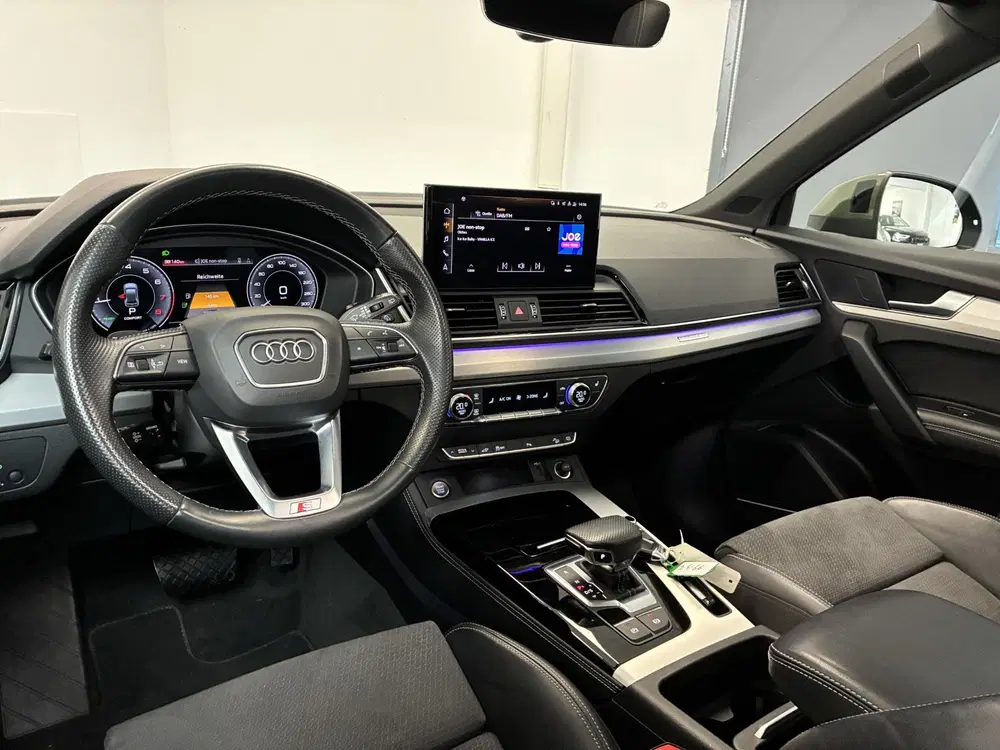 Audi Q5 55 TFSI e S edition uit 2021, foto 3