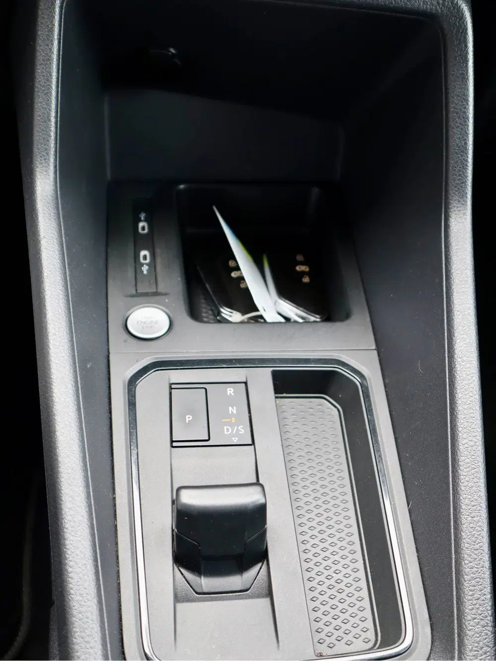 Volkswagen Caddy 2.0 TDI 120PK DSG BLACK EDITION uit 2024, foto 15