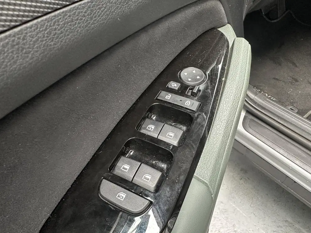 Kia Sportage 1.6 T-GDi Plug-in Hybrid AWD Dark Edition uit 2025, foto 3