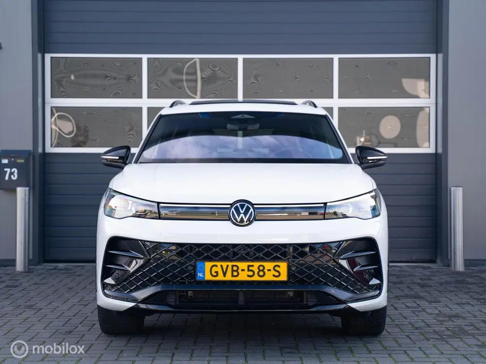 Volkswagen Tiguan 1.5 eHybrid R-Line Pano uit 2024, foto 6