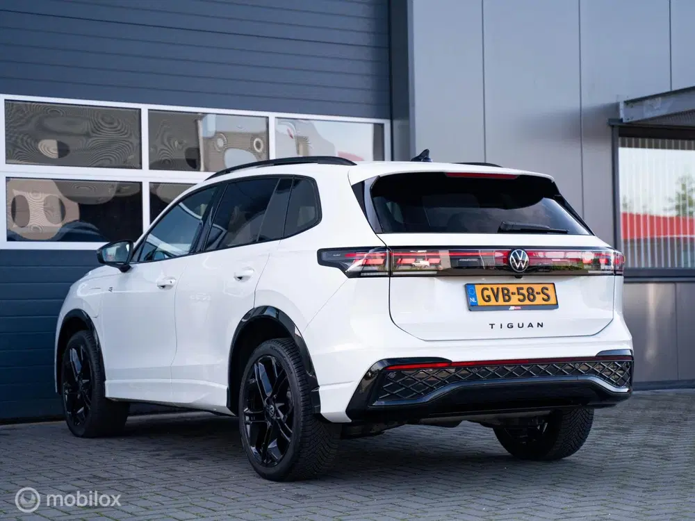 Volkswagen Tiguan 1.5 eHybrid R-Line Pano uit 2024, foto 8
